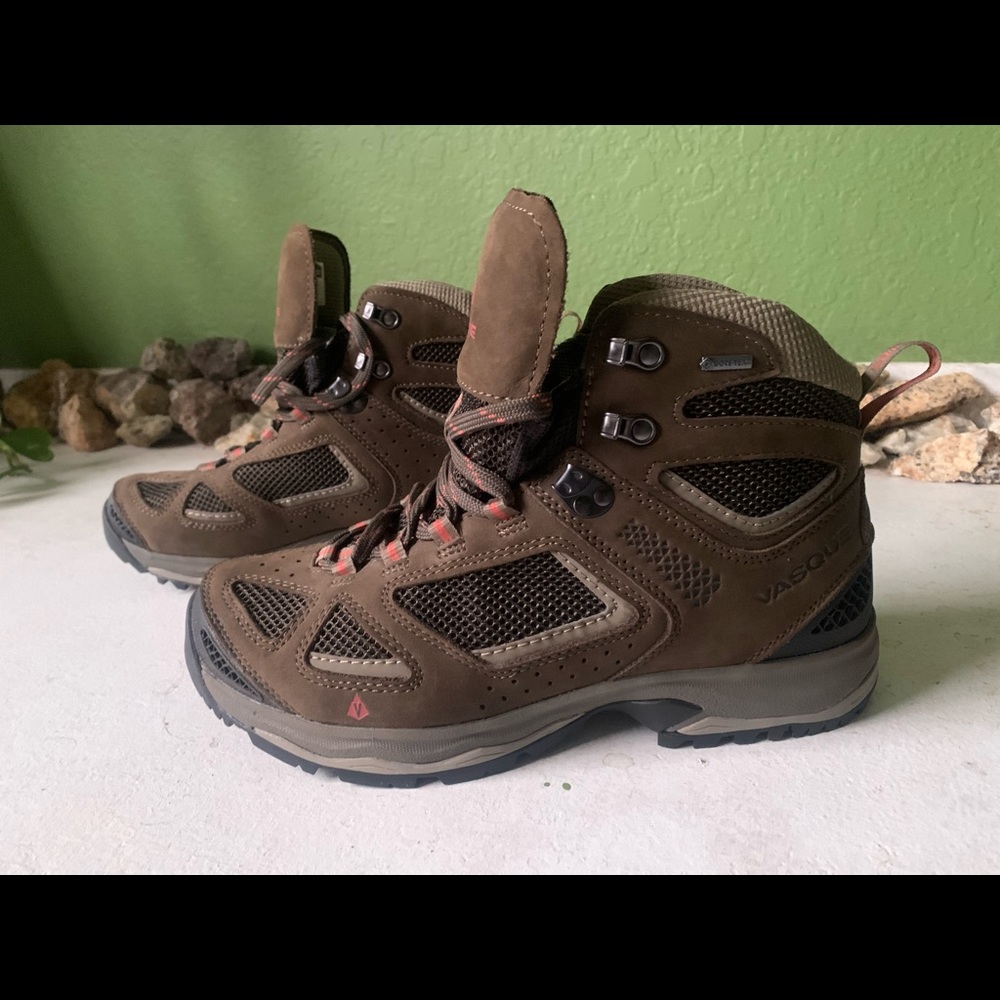 New Vasque Breeze III 3 GTX 7195 Waterproof Gore-Tex Vibram Boots Size 9.5 wide